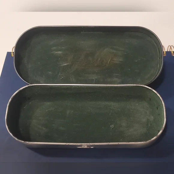 Fossil Vintage 1996 Brushed Gold Sunglasses - Picture 9 of 11